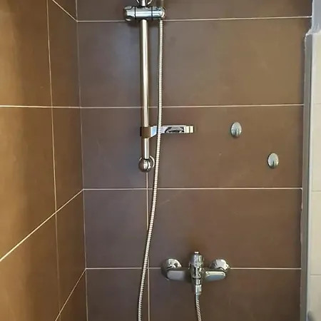 Villa E & E *