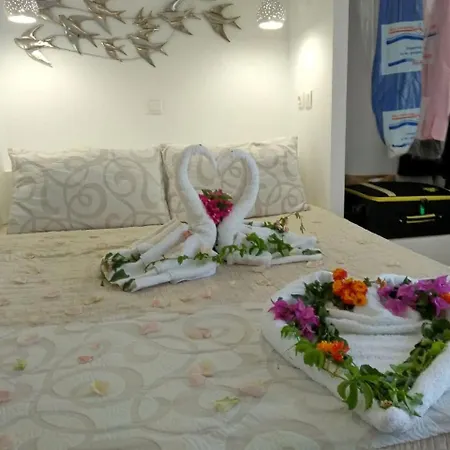 E & E Villa Kamari (Santorini)