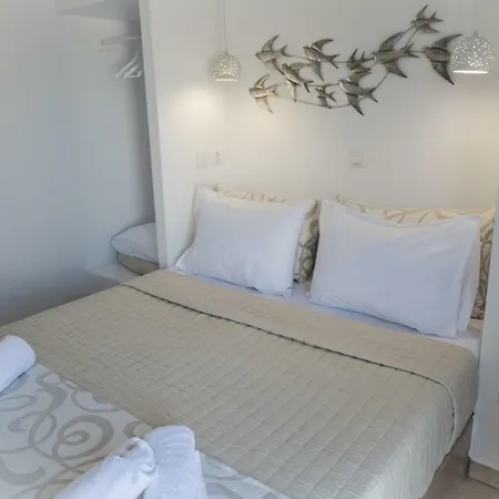 E & E Kamari (Santorini)